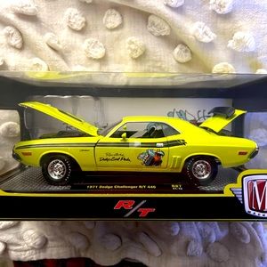 NIB Die Cast Dodge Charger 1:24 scale